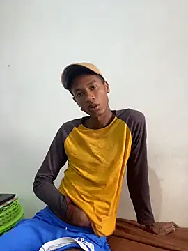 Snapshot of twink_gabrielll chatting on 05/26/26, 12:23 twink gabrielll online show from 05/26/26, 12:23