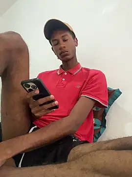 Snapshot of twink_gabrielll chatting on 06/05/26, 12:55 twink gabrielll online show from 06/05/26, 12:55