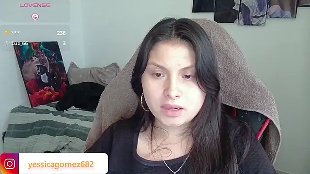 Snapshot of yessica_gomez01 chatting on 02/15/26, 10:39 yessica gomez01 online show from 02/15/26, 10:39