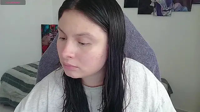 Snapshot of yessica_gomez01 chatting on 02/16/26, 09:33 yessica gomez01 online show from 02/16/26, 09:33