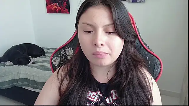Snapshot of yessica_gomez01 chatting on 03/02/26, 07:54 yessica gomez01 online show from 03/02/26, 07:54