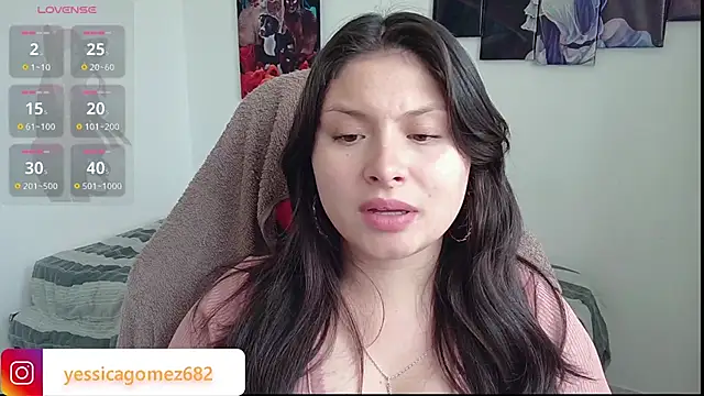 Snapshot of yessica_gomez01 chatting on 03/04/26, 08:15 yessica gomez01 online show from 03/04/26, 08:15