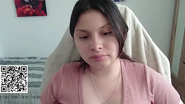 Snapshot of yessica_gomez01 chatting on 03/25/26, 09:43 yessica gomez01 online show from 03/25/26, 09:43