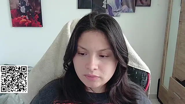 Snapshot of yessica_gomez01 chatting on 04/10/26, 08:35 yessica gomez01 online show from 04/10/26, 08:35