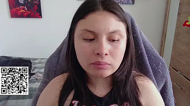 Snapshot of yessica_gomez01 chatting on 04/16/26, 06:52 yessica gomez01 online show from 04/16/26, 06:52