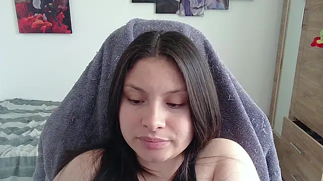 Snapshot of yessica_gomez01 chatting on 04/16/26, 09:39 yessica gomez01 online show from 04/16/26, 09:39