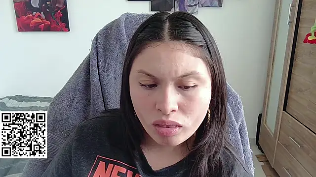 Snapshot of yessica_gomez01 chatting on 04/17/26, 06:55 yessica gomez01 online show from 04/17/26, 06:55