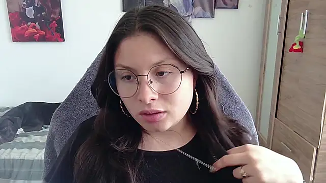 Snapshot of yessica_gomez01 chatting on 04/24/26, 07:38 yessica gomez01 online show from 04/24/26, 07:38