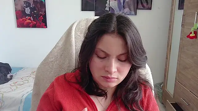 Snapshot of yessica_gomez01 chatting on 05/05/26, 08:28 yessica gomez01 online show from 05/05/26, 08:28