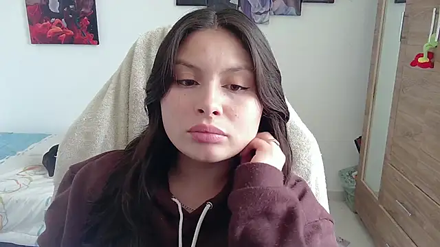 Snapshot of yessica_gomez01 chatting on 05/07/26, 07:52 yessica gomez01 online show from 05/07/26, 07:52