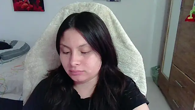 Snapshot of yessica_gomez01 chatting on 05/11/26, 10:07 yessica gomez01 online show from 05/11/26, 10:07