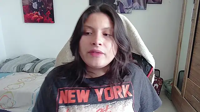 Snapshot of yessica_gomez01 chatting on 05/16/26, 09:13 yessica gomez01 online show from 05/16/26, 09:13