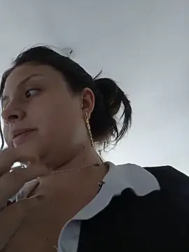 Snapshot of yessica_gomez01 chatting on 06/10/26, 06:40 yessica gomez01 online show from 06/10/26, 06:40