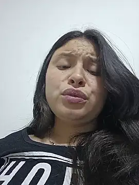 yessica gomez01 online show from 07/02/26, 03:23