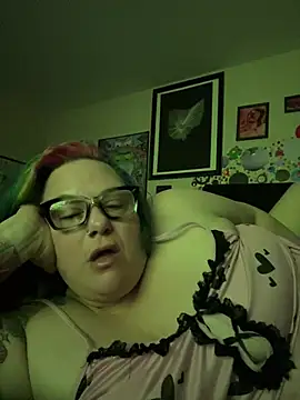 Snapshot of theUnihorniest chatting on 02/04/26, 05:13 theUnihorniest online show from 02/04/26, 05:13