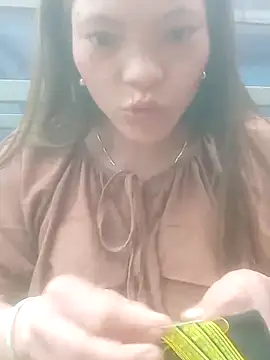 Snapshot of jjennyyy chatting on 02/14/26, 08:22 jjennyyy online show from 02/14/26, 08:22