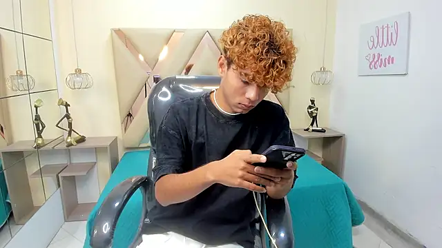 Snapshot of Anyelo_Twink chatting on 01/18/26, 04:11 Anyelo Twink online show from 01/18/26, 04:11
