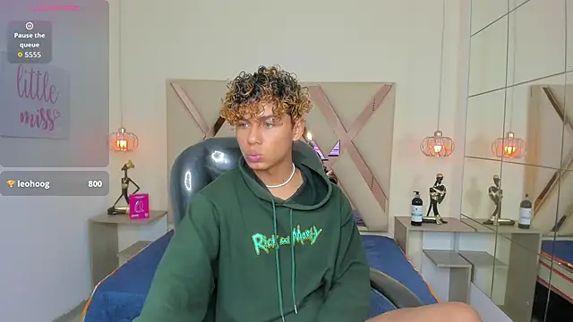 Snapshot of Anyelo_Twink chatting on 05/05/26, 04:04 Anyelo Twink online show from 05/05/26, 04:04