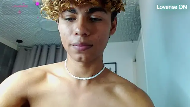 Anyelo Twink online show from 07/04/26, 04:24