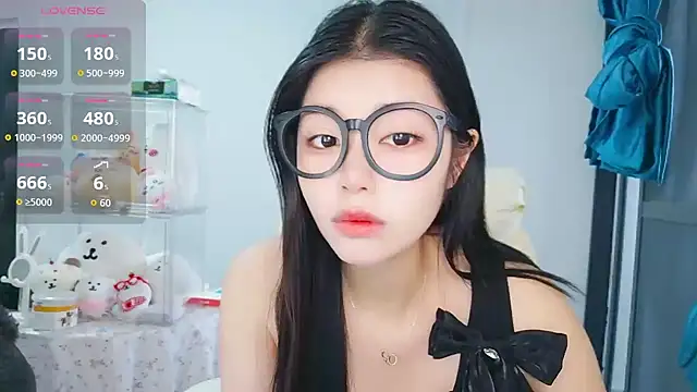Snapshot of -XiaoYu-777 chatting on 04/10/26, 09:03 -XiaoYu-777 online show from 04/10/26, 09:03