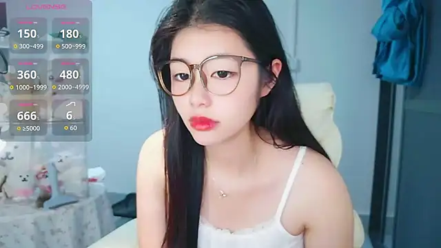 Snapshot of -XiaoYu-777 chatting on 04/22/26, 10:06 -XiaoYu-777 online show from 04/22/26, 10:06