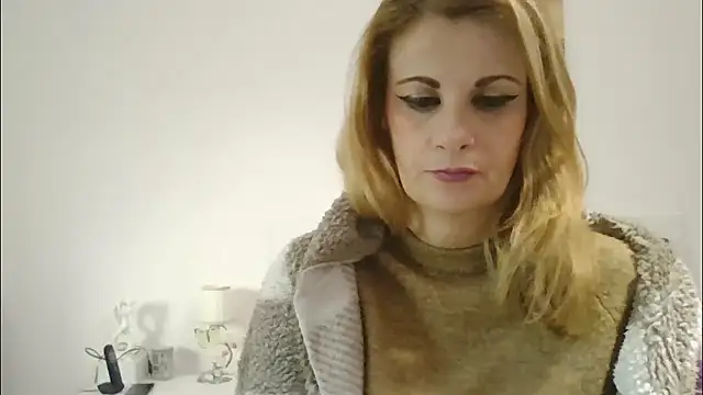 Snapshot of Clara1986 chatting on 01/17/26, 02:44 Clara1986 online show from 01/17/26, 02:44