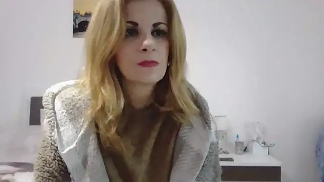 Snapshot of Clara1986 chatting on 02/17/26, 04:13 Clara1986 online show from 02/17/26, 04:13