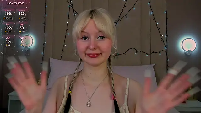 Snapshot of AdeleSilvy chatting on 01/15/26, 01:54 AdeleSilvy online show from 01/15/26, 01:54