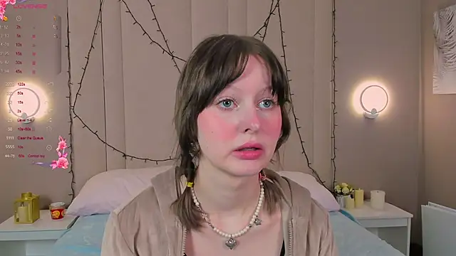 Snapshot of AdeleSilvy chatting on 06/15/26, 01:30 AdeleSilvy online show from 06/15/26, 01:30
