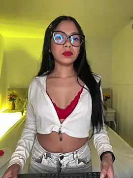Snapshot of Little_Lexyy chatting on 06/11/26, 05:16 Little Lexyy online show from 06/11/26, 05:16