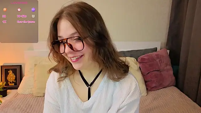 Snapshot of Next2Marie chatting on 02/21/26, 03:29 Next2Marie online show from 02/21/26, 03:29