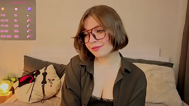 Snapshot of Next2Marie chatting on 04/15/26, 05:36 Next2Marie online show from 04/15/26, 05:36
