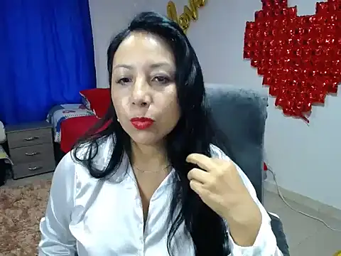 soyElena46 online show from 01/13/26, 11:48