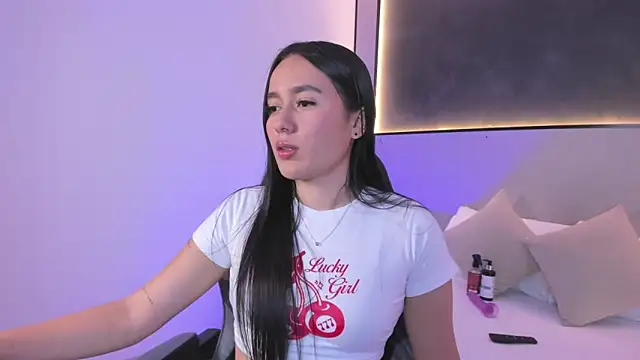 mia slora online show from 06/11/26, 12:14