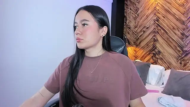 mia slora online show from 06/13/26, 12:03