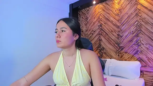 mia slora online show from 07/16/26, 12:22