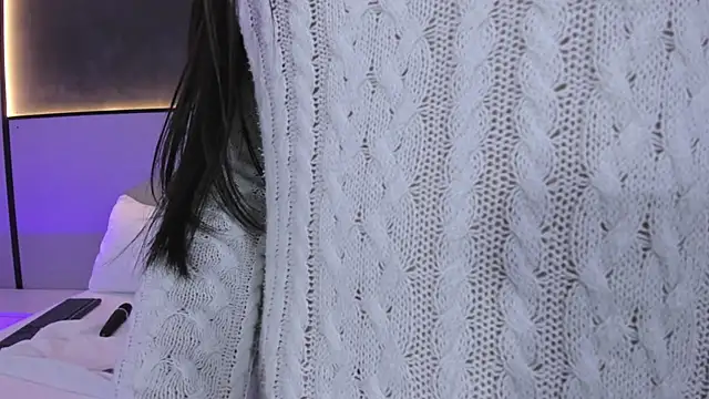 mia slora online show from 07/28/26, 12:12