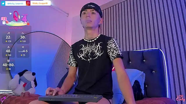 Maiky Cooper01 online show from 07/16/26, 04:57
