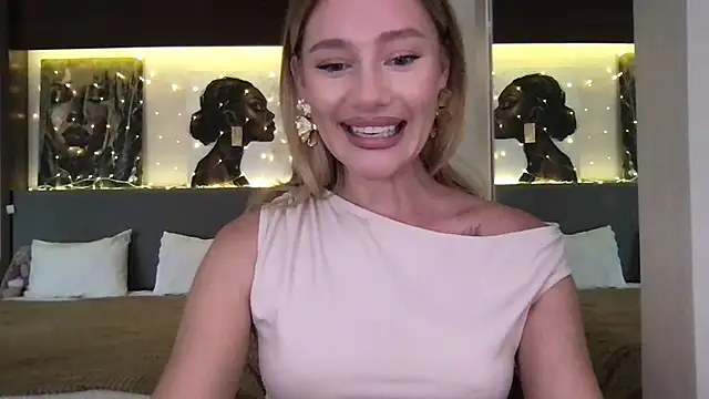 Snapshot of Stella_muse chatting on 02/09/26, 05:00 Stella muse online show from 02/09/26, 05:00