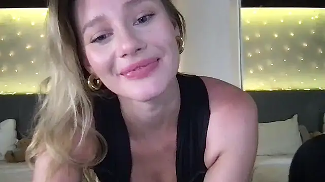 Snapshot of Stella_muse chatting on 03/08/26, 02:32 Stella muse online show from 03/08/26, 02:32