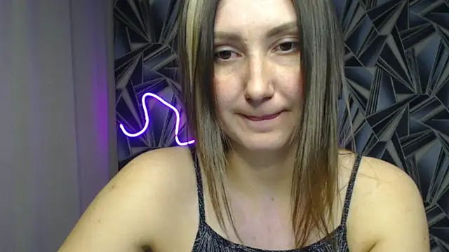 Snapshot of NikkiKiss___ chatting on 04/17/26, 03:15 NikkiKiss online show from 04/17/26, 03:15