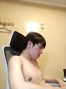 Snapshot of asian_guy67 chatting on 05/29/26, 07:45 asian guy67 online show from 05/29/26, 07:45