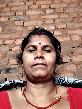 Snapshot of Hot_di97 chatting on 03/05/26, 12:39 Hot di97 online show from 03/05/26, 12:39
