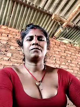 Snapshot of Hot_di97 chatting on 04/05/26, 02:42 Hot di97 online show from 04/05/26, 02:42