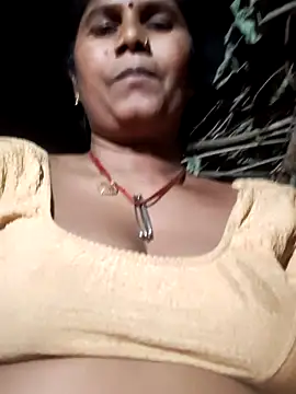 Snapshot of Hot_di97 chatting on 05/25/26, 03:18 Hot di97 online show from 05/25/26, 03:18