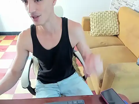 Snapshot of felipe_colinss chatting on 03/21/26, 12:32 felipe colinss online show from 03/21/26, 12:32