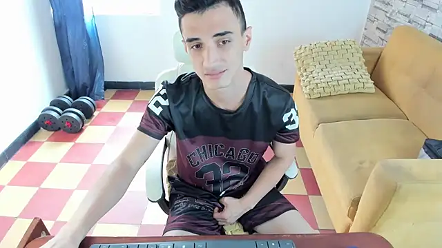 Snapshot of felipe_colinss chatting on 04/04/26, 12:24 felipe colinss online show from 04/04/26, 12:24