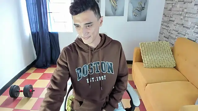 Snapshot of felipe_colinss chatting on 04/17/26, 12:30 felipe colinss online show from 04/17/26, 12:30