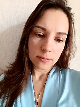 Snapshot of She-Moon chatting on 03/20/26, 07:35 She-Moon online show from 03/20/26, 07:35