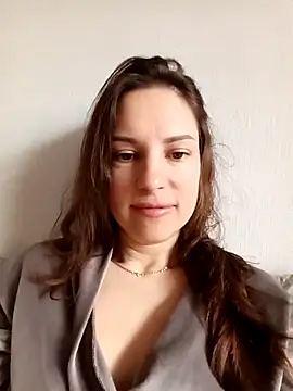 Snapshot of She-Moon chatting on 04/03/26, 06:33 She-Moon online show from 04/03/26, 06:33